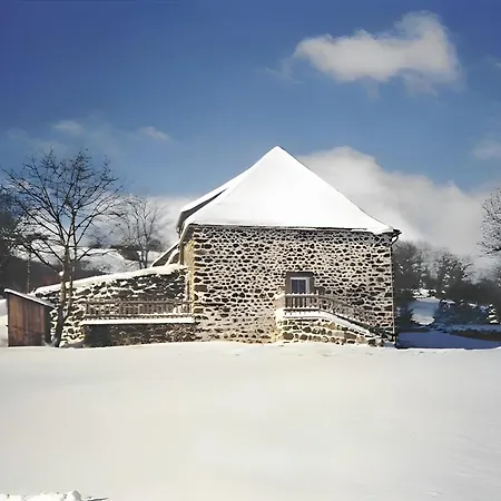 Au Coeur Du Cezallier Cantalien Holiday home *